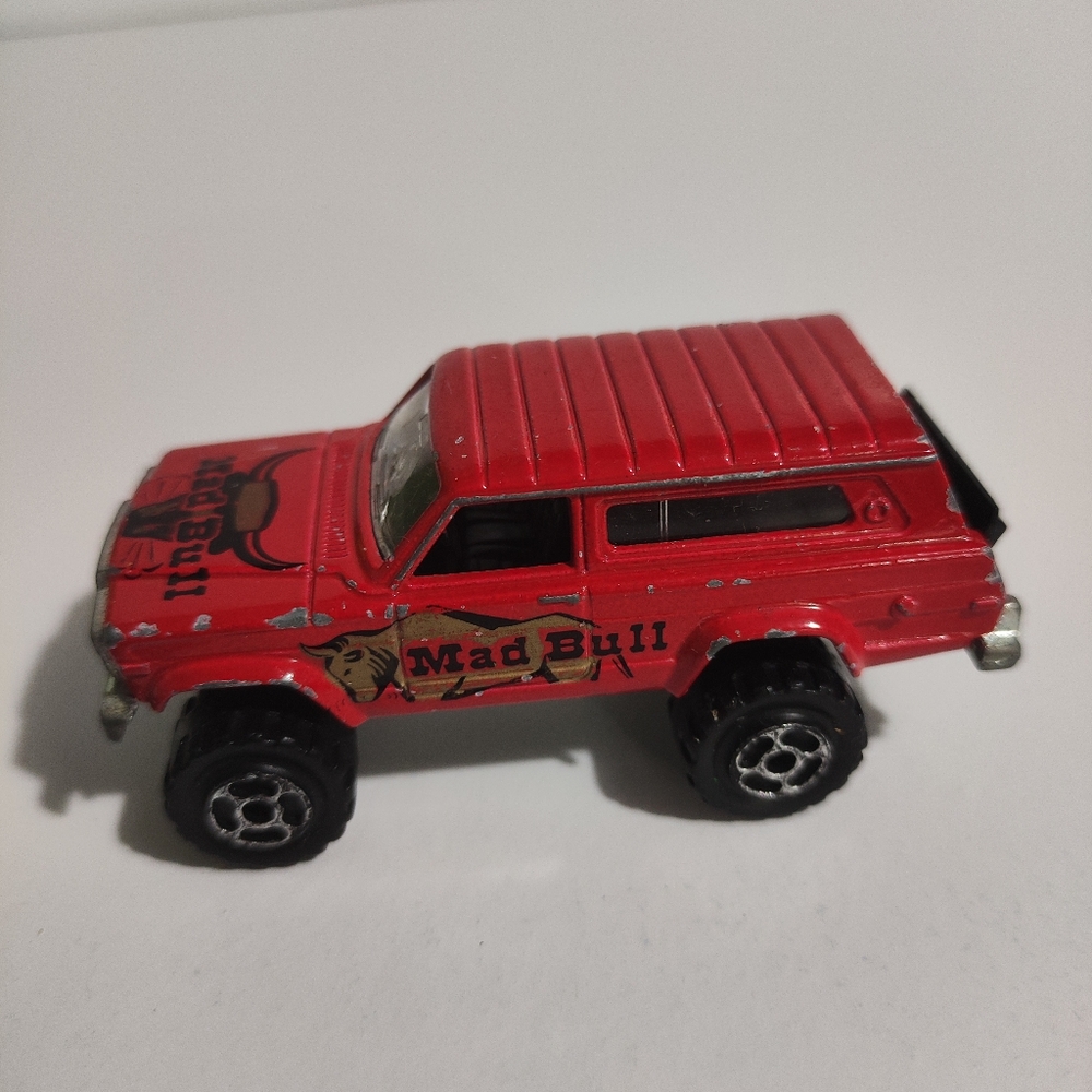 VINTAGE MAJORETTE JEEP CHEROKEE 4 X 4 #226MAD BULL  1/64 Scale France